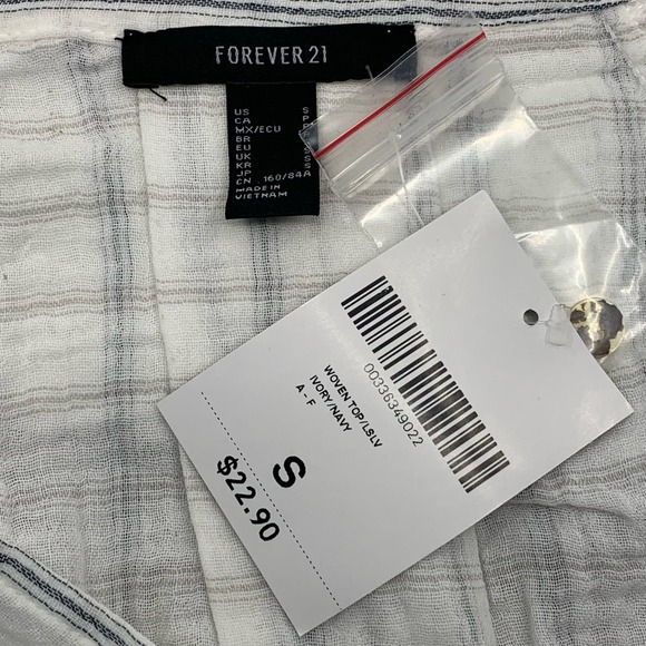 NWT Forever 21 Long Sleeve Crinkled Tie Front Top White/Navy Striped S - Picture 4 of 8